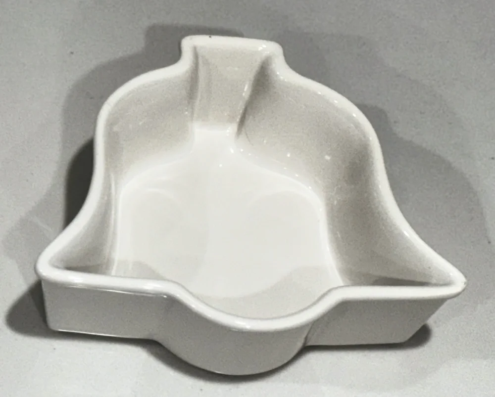 Chantal Christmas Bell Baking Dish White Ceramic Holiday Serving Bowl 2 Cup Oven